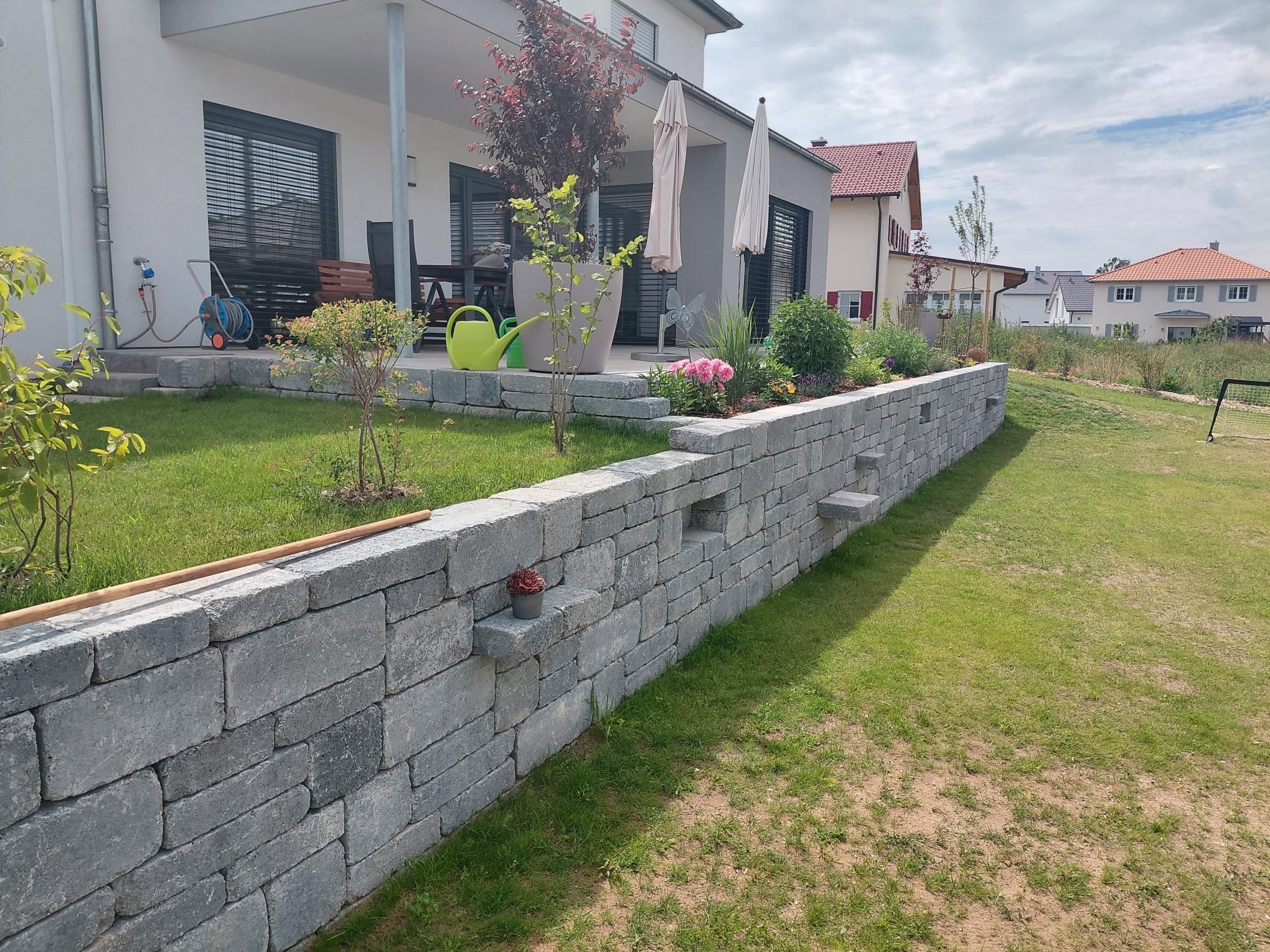 Trockenmauer mit Terrasse Galabau Friedel