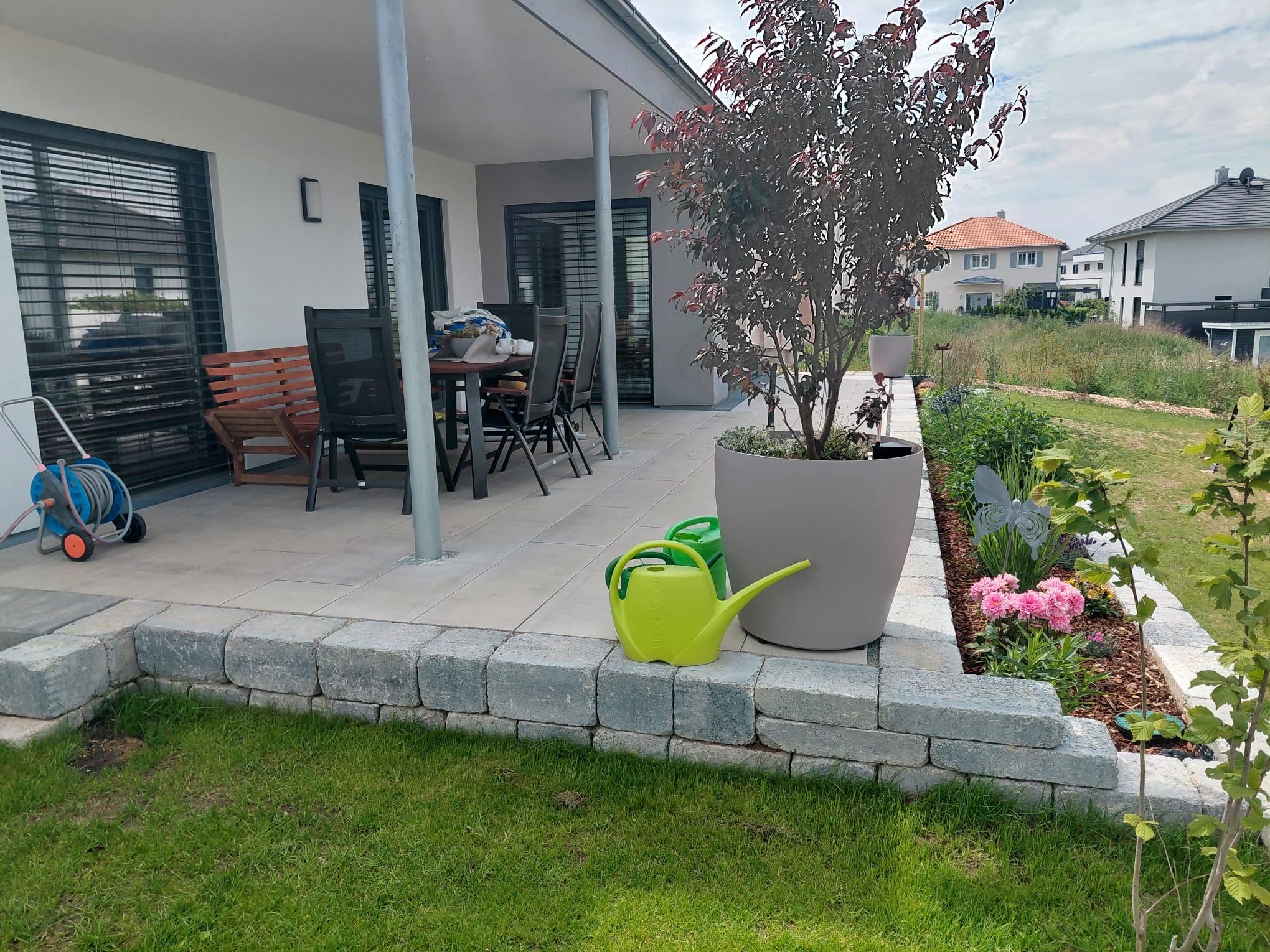 Terrasse mit Bepflanzung Galabau Friedel
